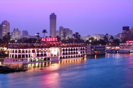 Cena en crucero por el Nilo