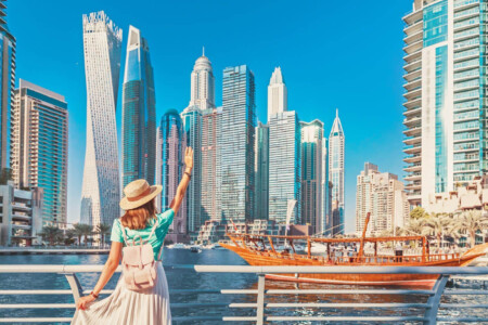 Gran Foto De Una Mujer En Dubai Marina