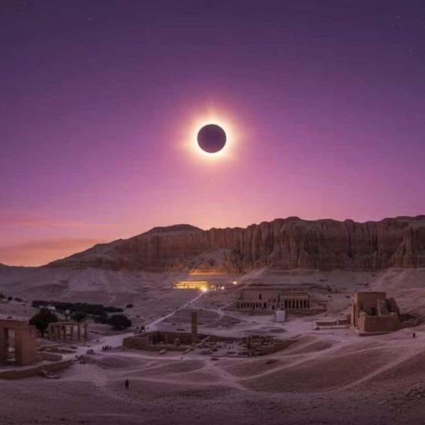 una-maravillosa-toma-de-deir-el-bahari-durante-el-eclipse-solar